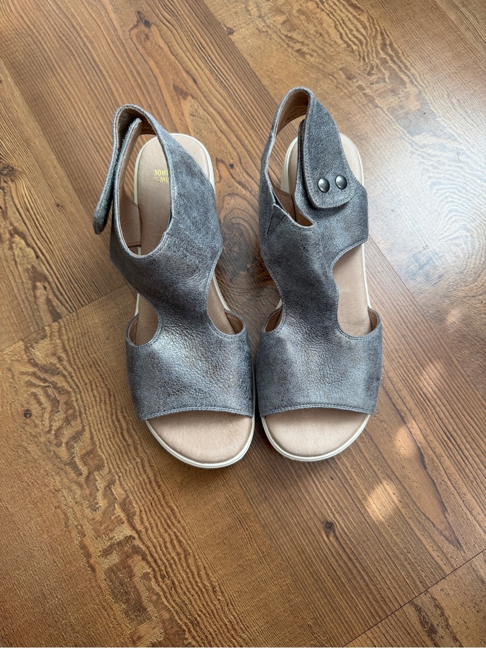 Johnston & Murphy Women's Gray Suede Open-Toe Slingback Sandals